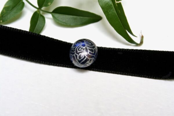Lara Velvet choker